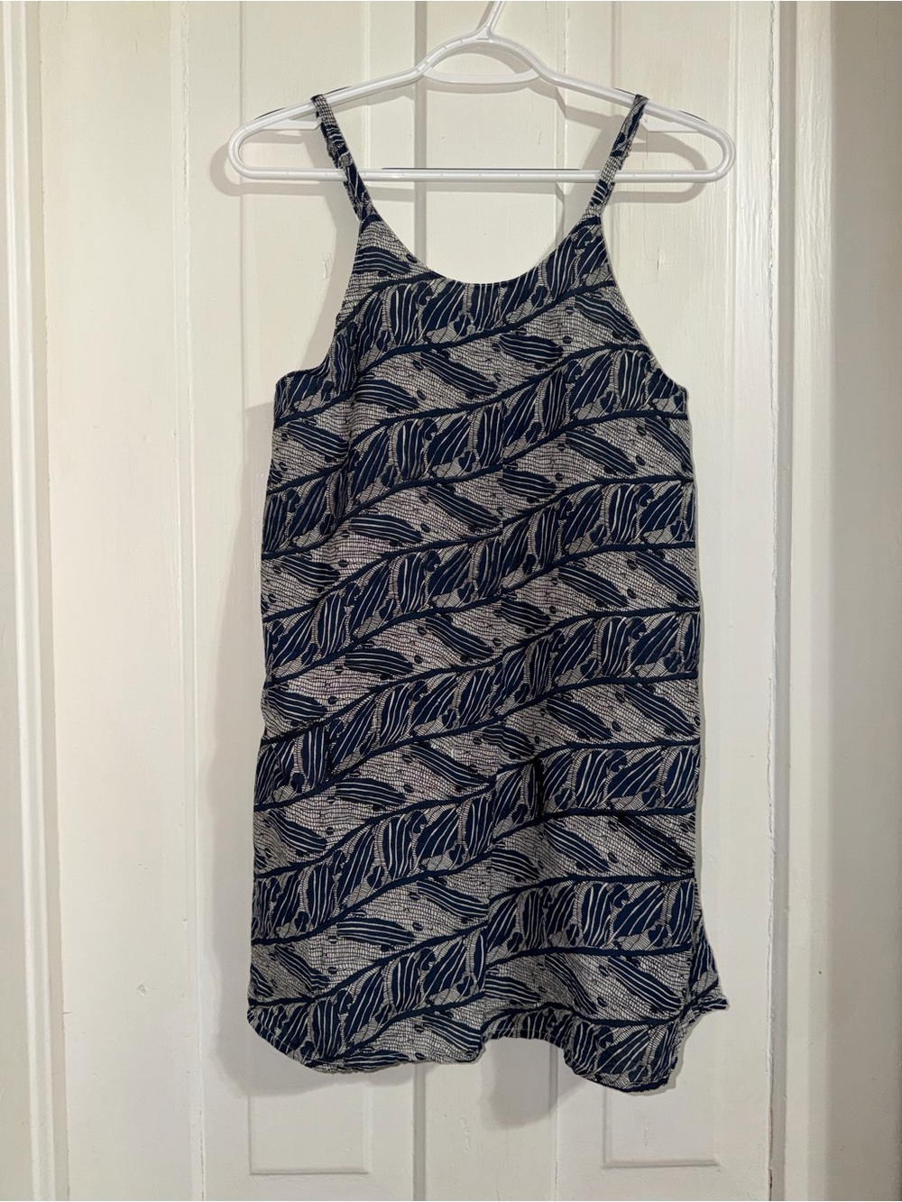 Women's size large Navy and White Patterned Spaghetti Strap Tank top shirt